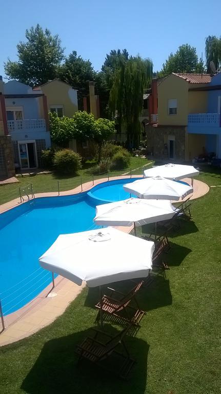 Ydna Family Hotel Apartments Poszídi Kültér fotó